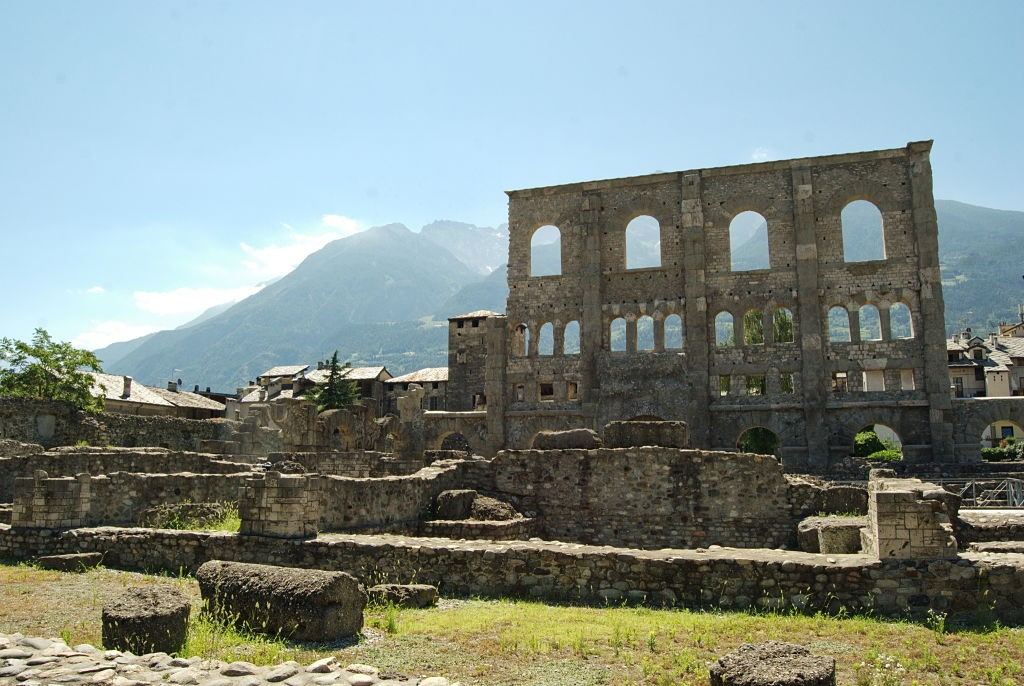 Aosta_teatro_romano_opt