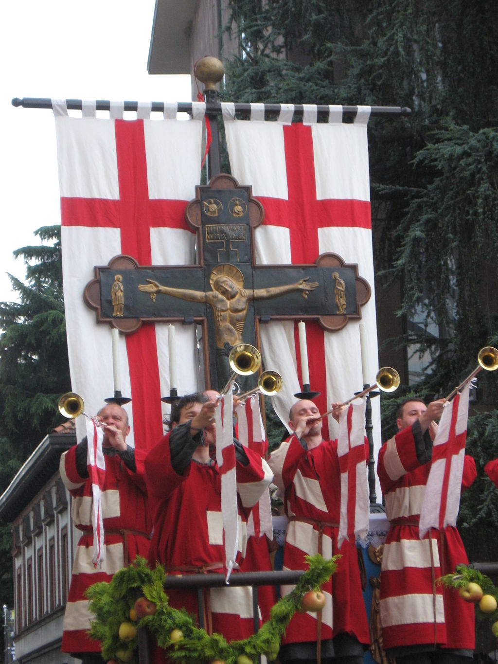 Il Carroccio durante la sfilata storica del Palio di Legnano