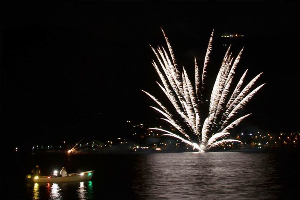 spettacolo-pirotecnicoranco-festeggia-sul-lago