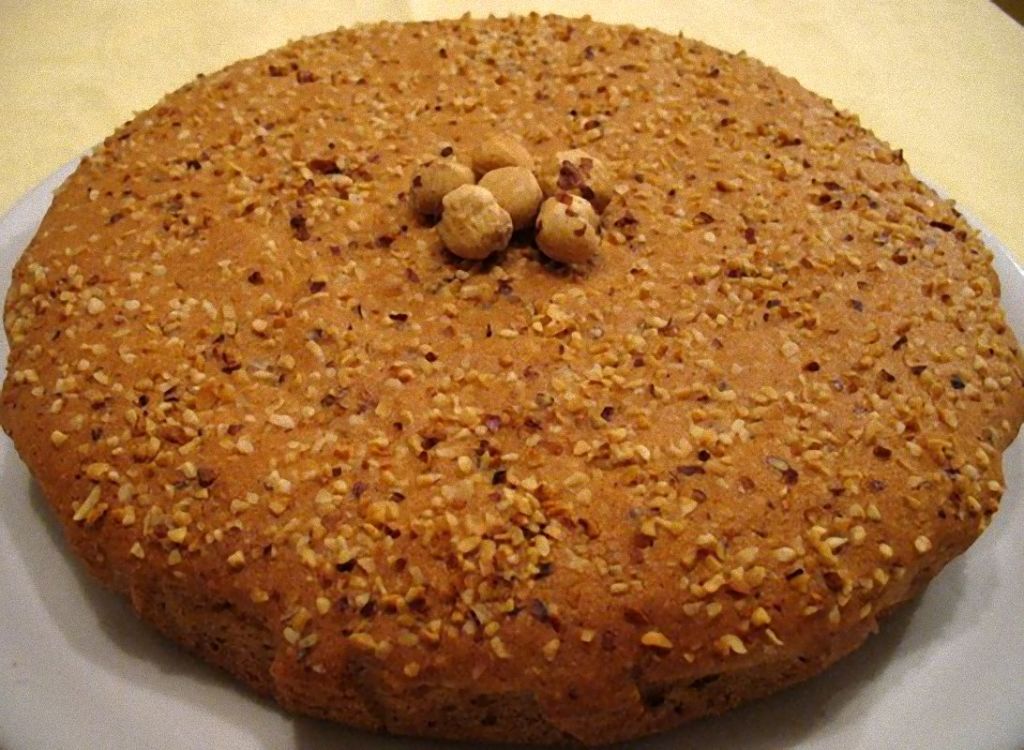 Torta di nocciole piemontese foto panperfocaccia 