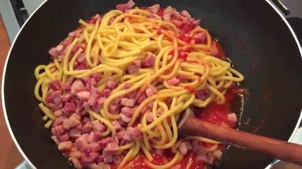 Bigoli all'amatriciana 