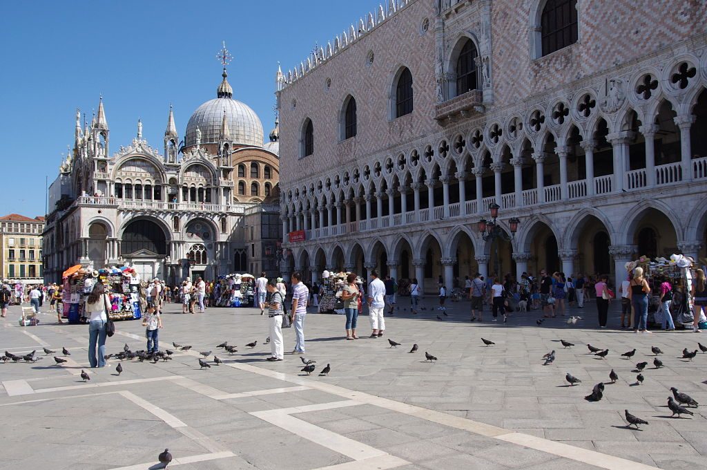 Piazza_San_Marco_Venice_opt