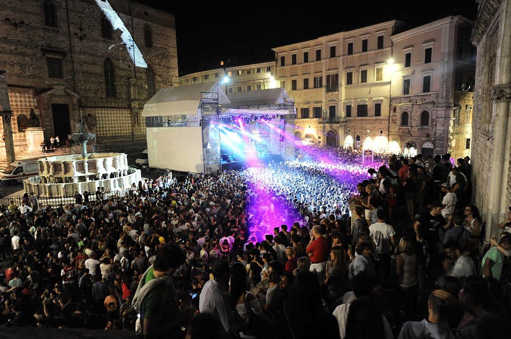 Celebrations in Umbria among flowers, feasts and Jazz