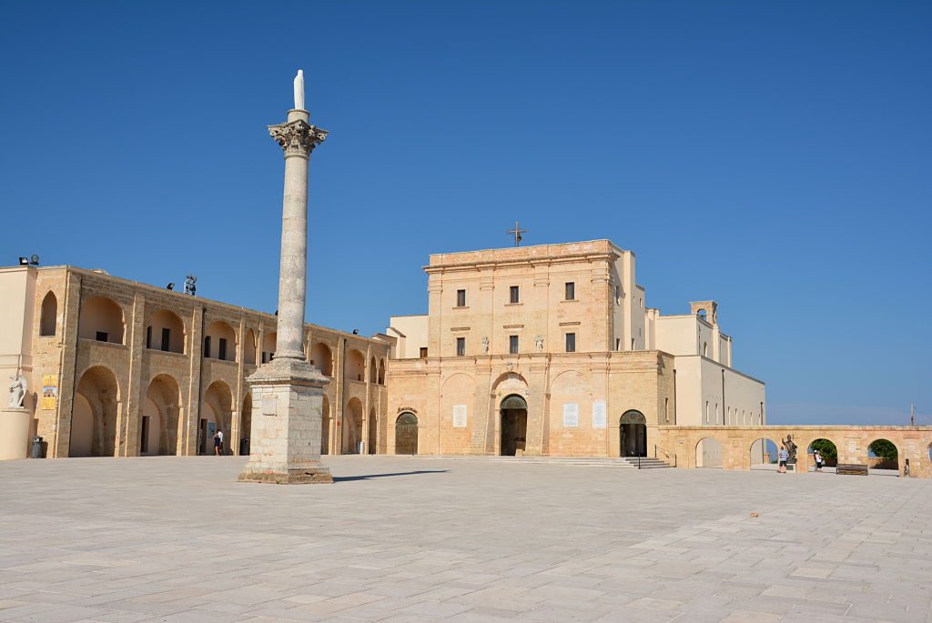 Basilica_di_Santa_Maria_de_Finibus_Terrae_1_opt