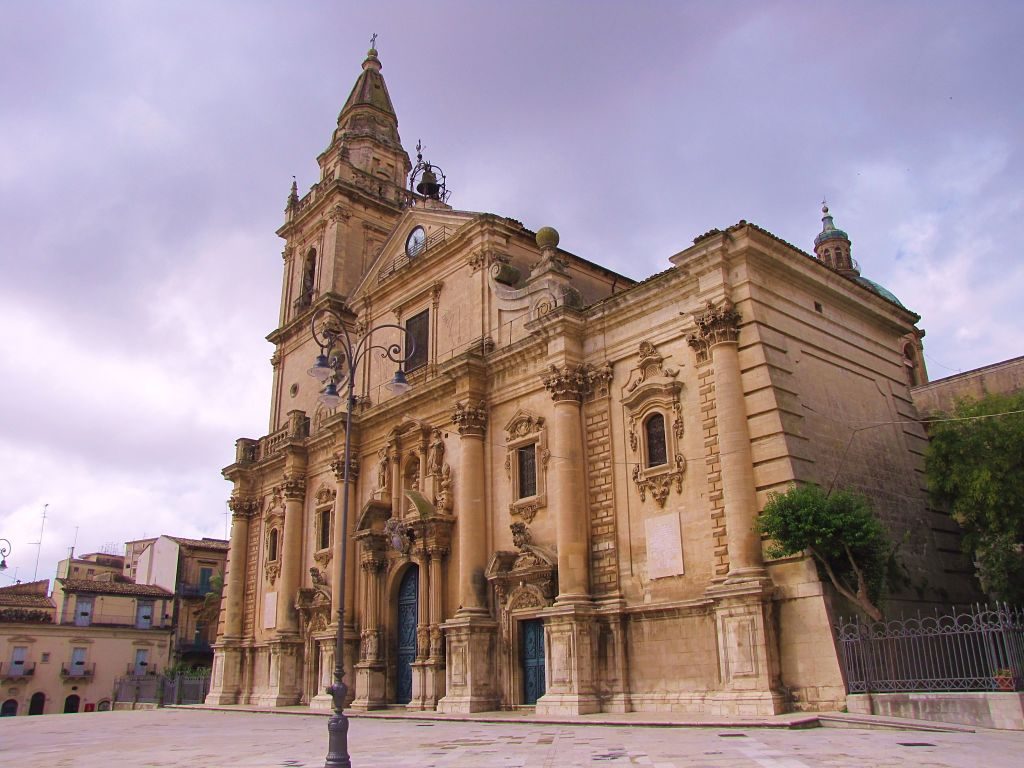 Ragusa-Duomo_San_Giovanni_opt