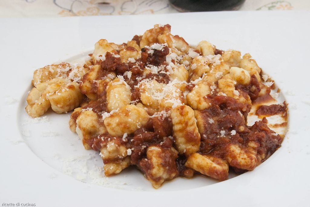 gnocchi sugo pecora 2 (ricettadicucina)_opt