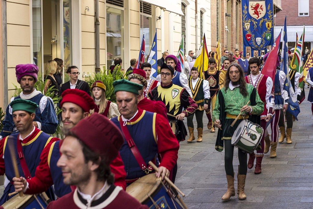 Rock music, ceramics and medieval commemoration in Faenza