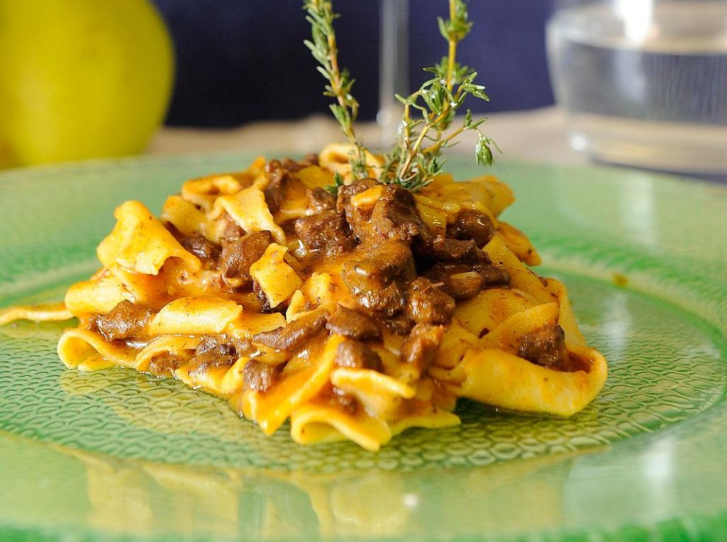 https://www.charminly.com/wp-content/uploads/2018/02/static.buttalapasta.it-pappardelle-lepre.jpg